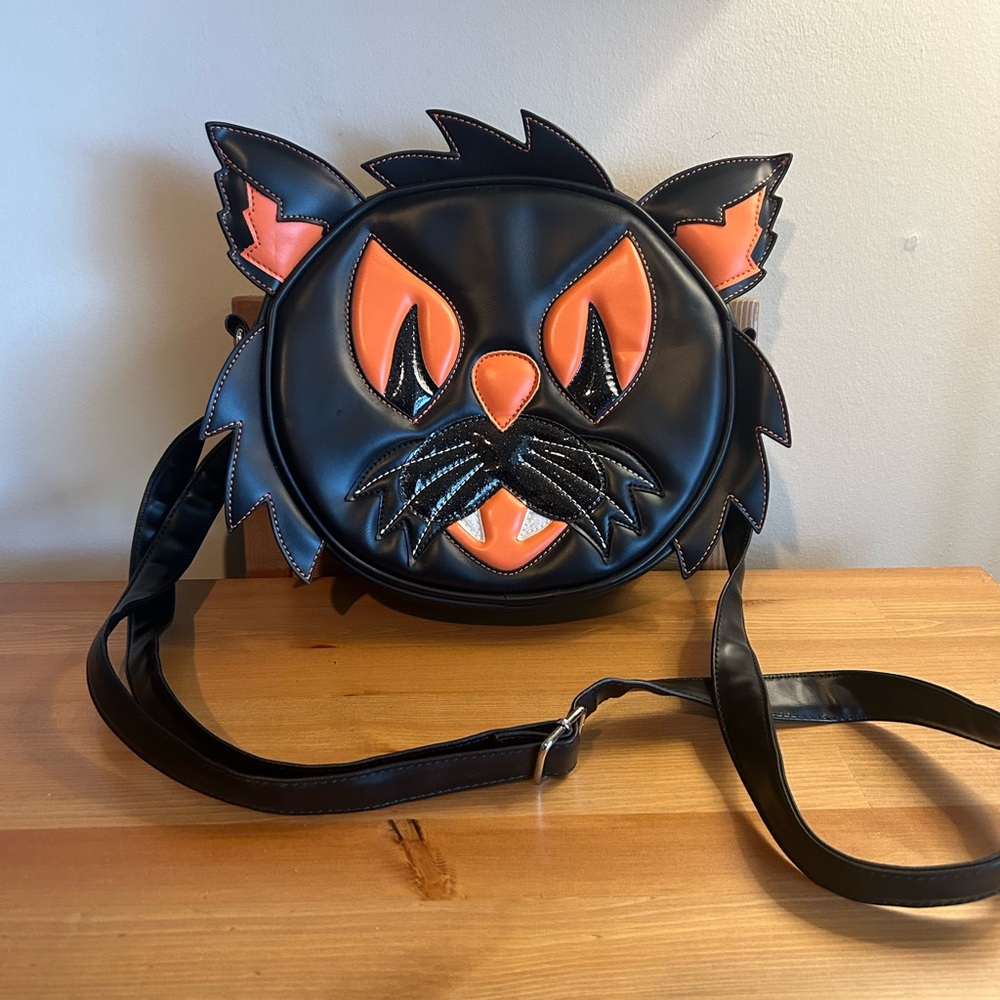 Love Pain and Stitches Halloween cat crossbody bag